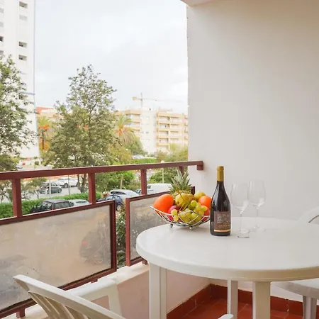 Serene Bright Flat W/ Balcony - * Portimao