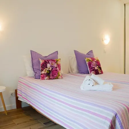 Apartment Serene Bright Flat W/ Balcony - *